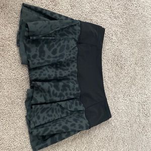 Black Lululemon tennis/sport skirt